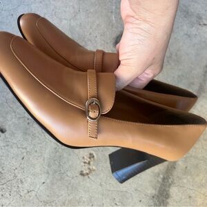 Mootsies Tootsies Tan Heels Elegant Design